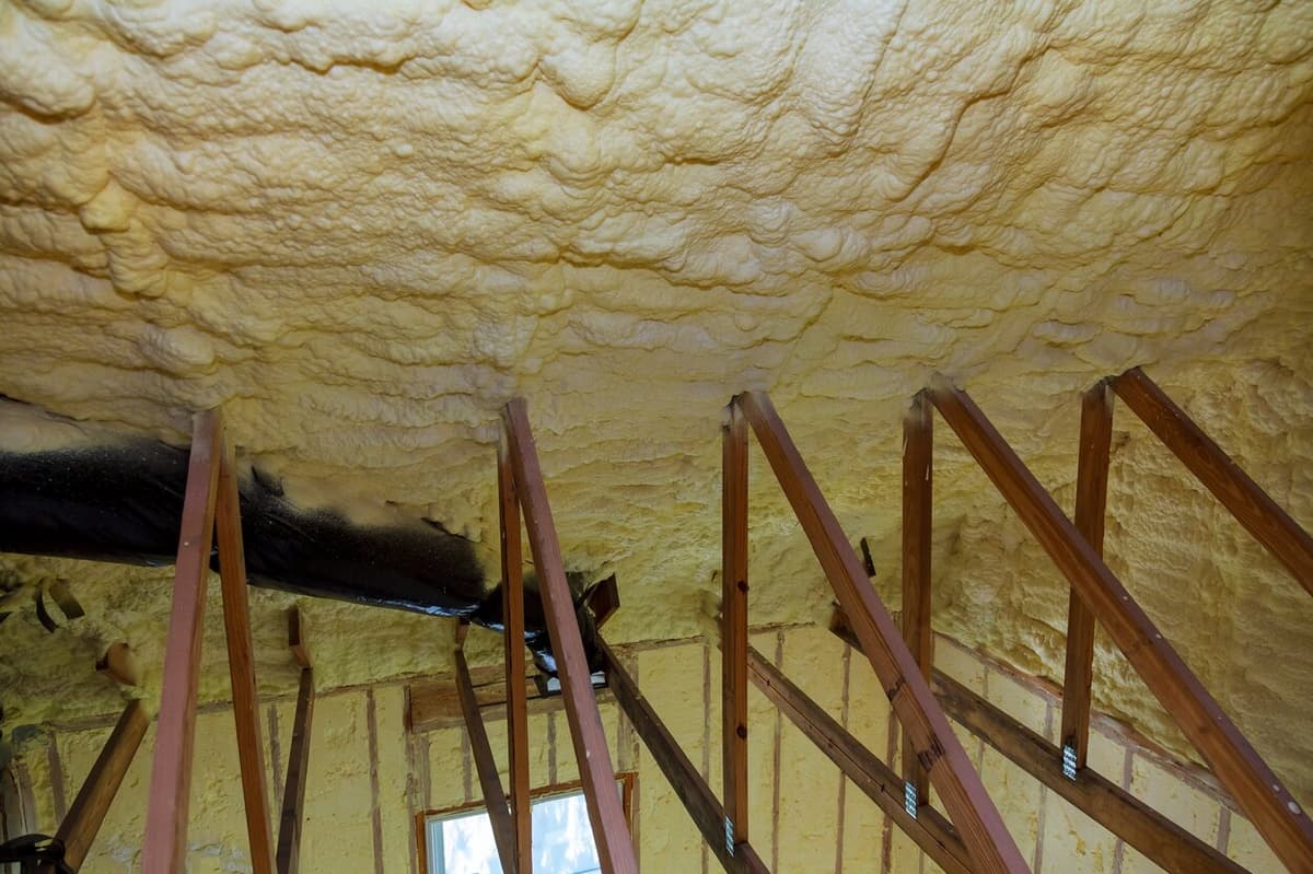 5 Reasons You Should Hire a Spray Foam Insulation Professional