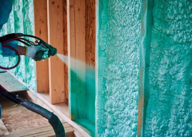 How Does Spray Foam Insulation Work