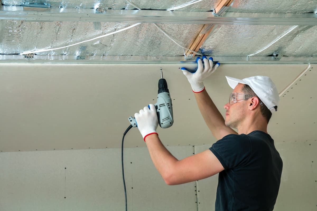 Blown-In Insulation vs. Batt Insulation: Which is Best for Your Birmin